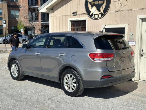 2016 Kia Sorento L