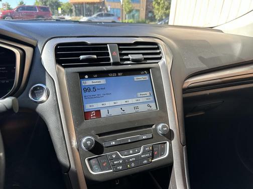 2017 Ford Fusion Hybrid SE