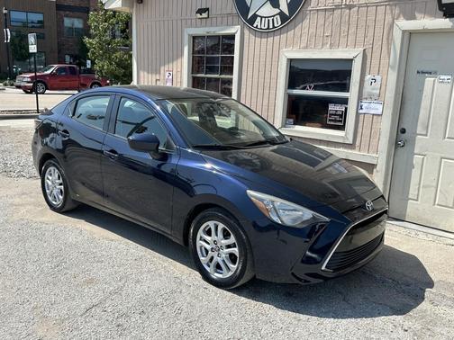 2017 Toyota Yaris iA Base