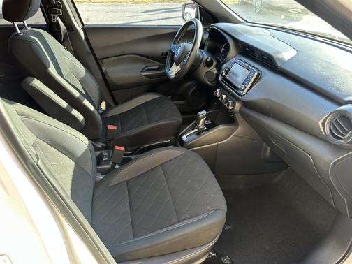 2020 Nissan Kicks S