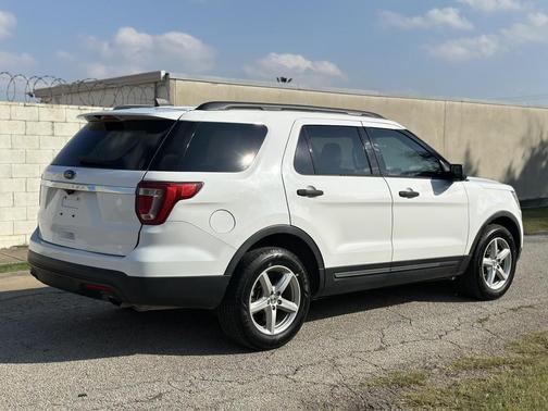 2019 Ford Explorer Base