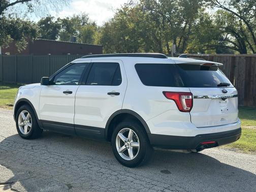 2019 Ford Explorer Base