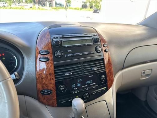 2006 Toyota Sienna XLE