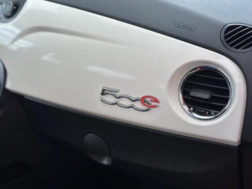 2014 FIAT 500e Battery Electric