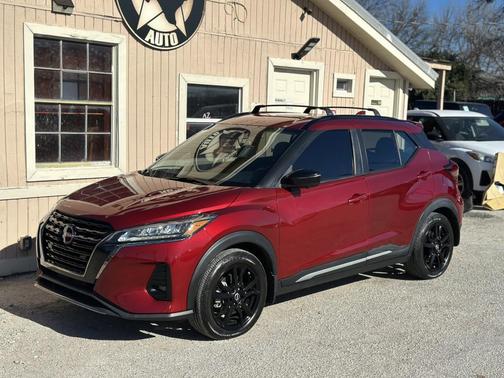 2022 Nissan Kicks SR
