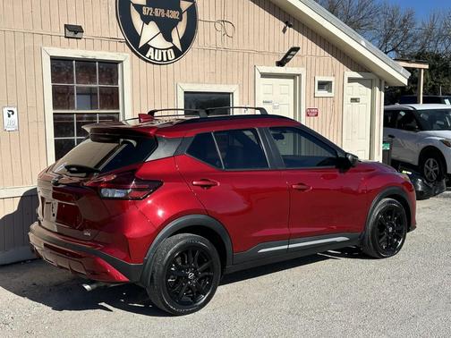 2022 Nissan Kicks SR