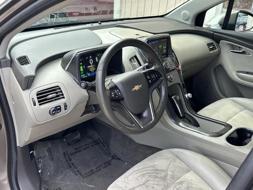 Brownstone Metallic 2014 Chevrolet Volt Base