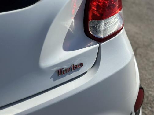 2016 Hyundai Veloster Turbo