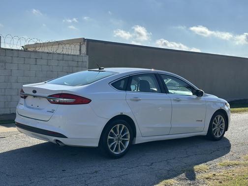2017 Ford Fusion Hybrid SE