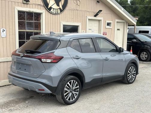 Gray 2024 Nissan Kicks SV