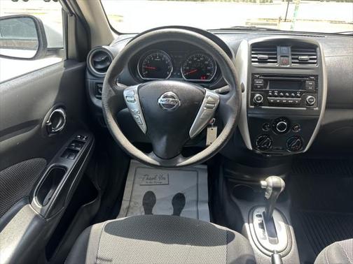 2016 Nissan Versa 1.6 SV