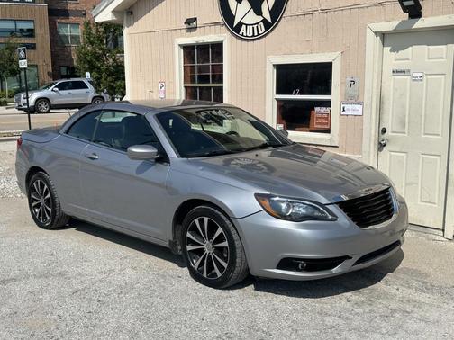 2014 Chrysler 200 S