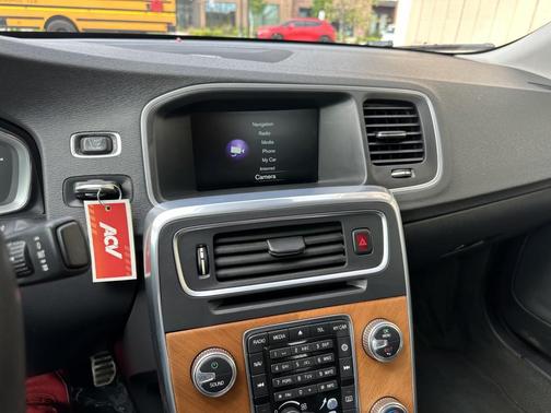 2016 Volvo S60 Inscription T5 Drive-E Platinum