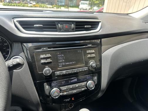 Brilliant Silver 2015 Nissan Rogue SV