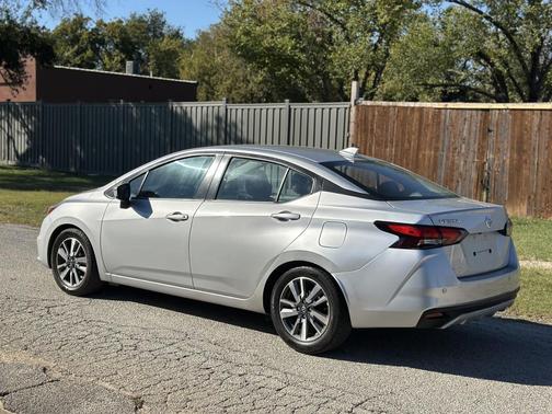 2020 Nissan Versa 1.6 SV