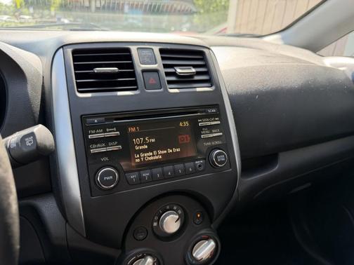 Blue 2014 Nissan Versa Note SV