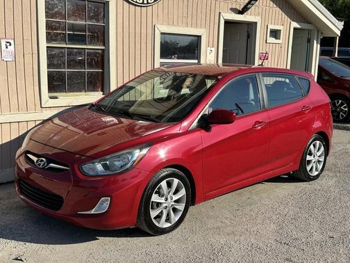 2012 Hyundai Accent SE