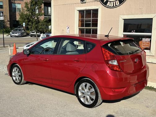 2012 Hyundai Accent SE