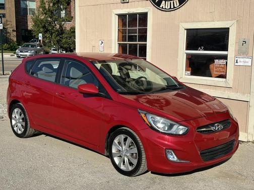 2012 Hyundai Accent SE