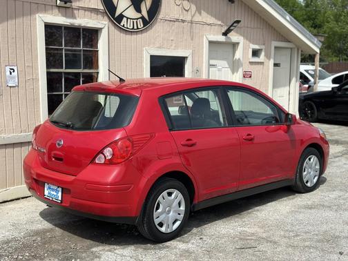 2012 Nissan Versa 1.8 SL