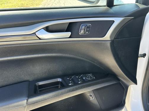 2018 Ford Fusion Hybrid SE