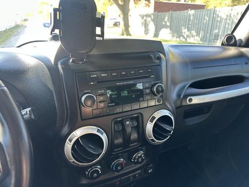 2013 Jeep Wrangler Sahara