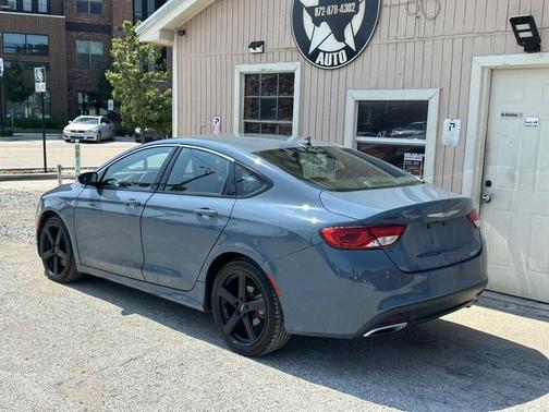 2015 Chrysler 200 S