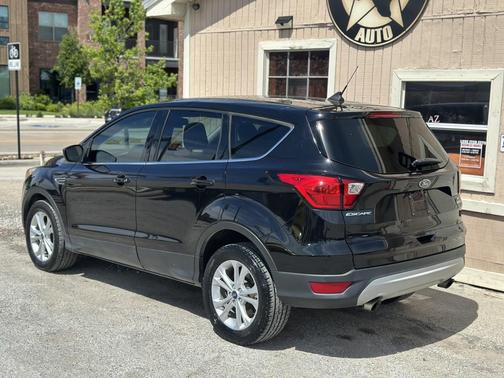 Magnetic Metallic 2019 Ford Escape SE