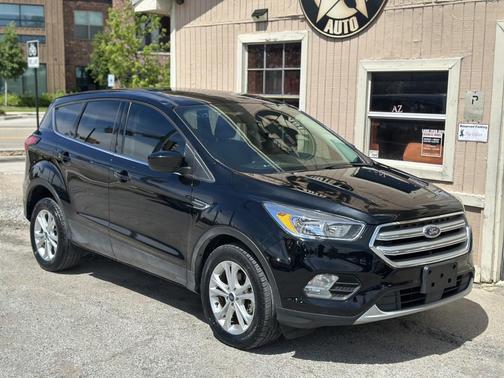 Magnetic Metallic 2019 Ford Escape SE