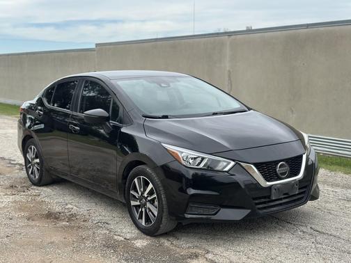 Super Black 2021 Nissan Versa 1.6 SV