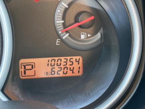 2010 Nissan Versa 1.8 SL