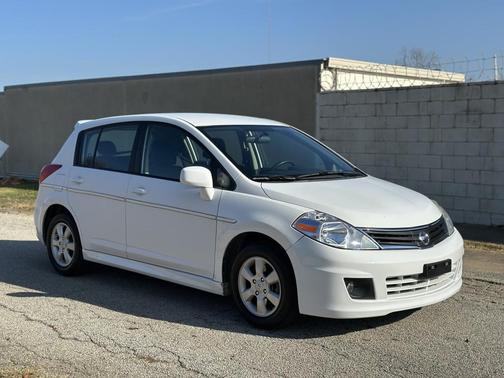 2010 Nissan Versa 1.8 SL