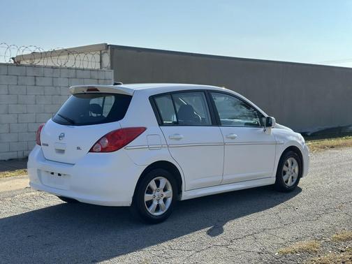 2010 Nissan Versa 1.8 SL