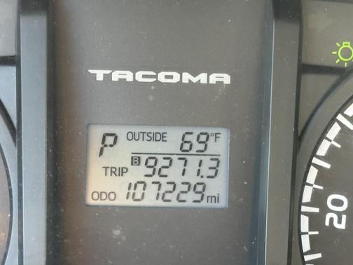 2016 Toyota Tacoma SR5