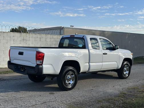 2016 Toyota Tacoma SR5