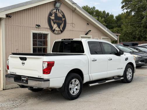 Glacier White 2017 Nissan Titan SV