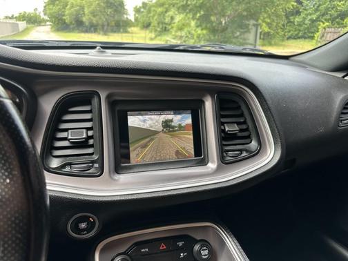Pitch Black Clearcoat 2019 Dodge Challenger SXT
