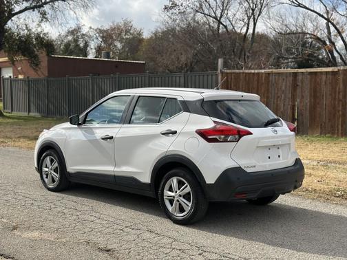 2020 Nissan Kicks S