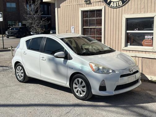 2013 Toyota Prius c 