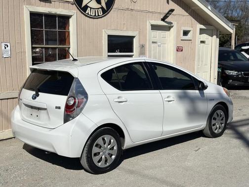 2013 Toyota Prius c 