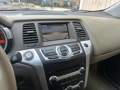 2010 Nissan Murano LE