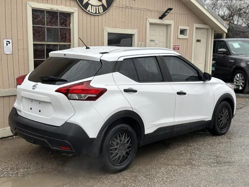 2019 Nissan Kicks SV