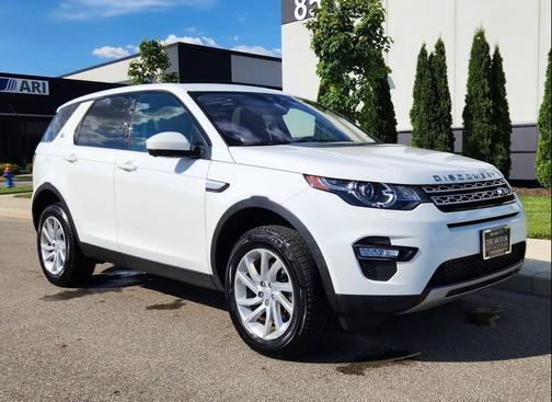 White 2017 Land Rover Discovery Sport HSE