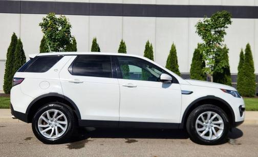 White 2017 Land Rover Discovery Sport HSE