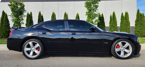 Brilliant Black Crystal Pearlcoat 2007 Dodge Charger SRT8