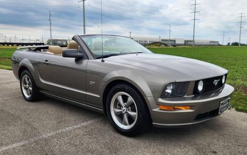 Mineral Gray Clearcoat Metallic 2005 Ford Mustang GT