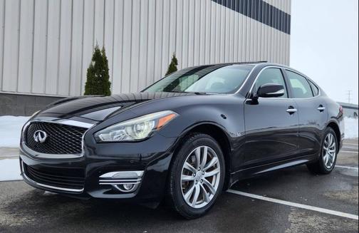 2016 INFINITI Q70 3.7 AWD 4dr Sedan