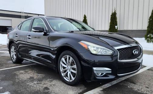 2016 INFINITI Q70 3.7 AWD 4dr Sedan