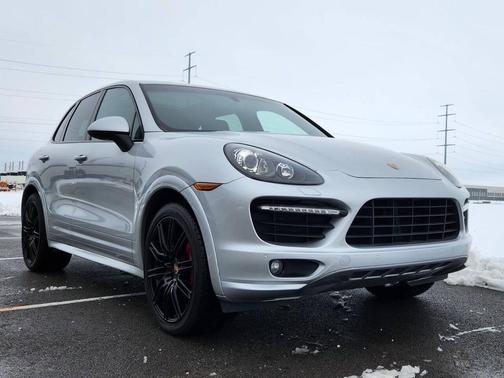 2014 Porsche Cayenne GTS
