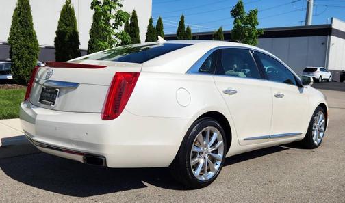 White Diamond Tricoat 2013 Cadillac XTS Premium